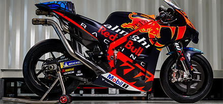 Bir garajda Red Bull motosikleti