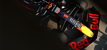 Red Bull F1 yarış arabasının kuş bakışı görünümü